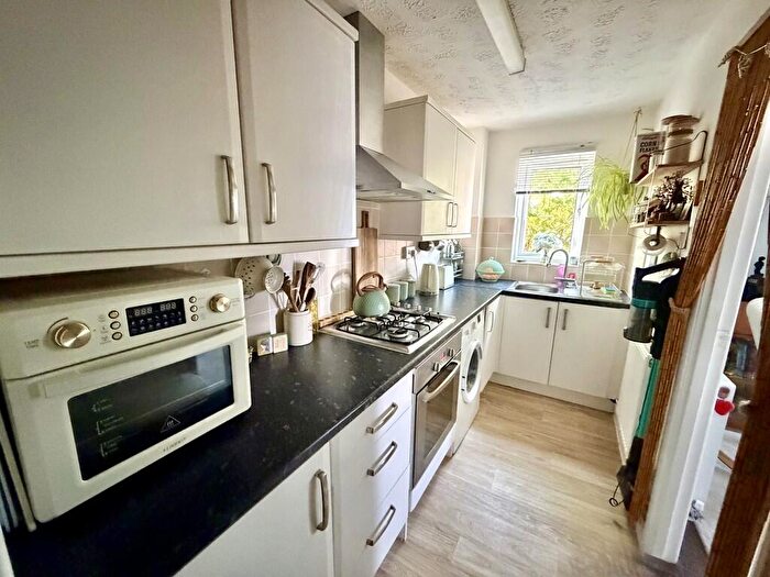 1 Bedroom End Of Terrace House For Sale In Rowan Drive, Creekmoor, BH17 - Photo 5