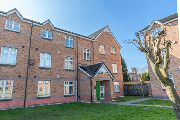 2 Bedroom Flat To Rent In Helmsley Court, Middleton, Leeds, LS10