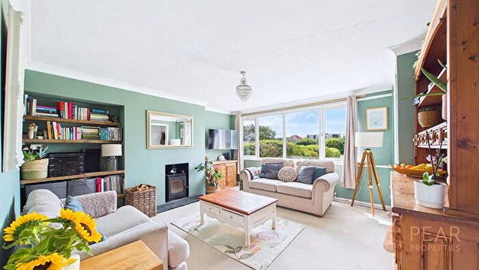 3 Bedroom End Of Terrace House For Sale In Gravelly Crescent, Lancing, BN15
