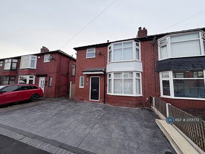 3 Bedroom Semi-Detached House To Rent In Chesterton Grove, Droylsden, Manchester, M43