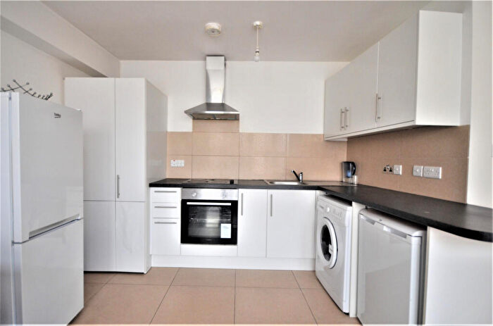 2 Bedroom Flat To Rent In Barkingside, IG6