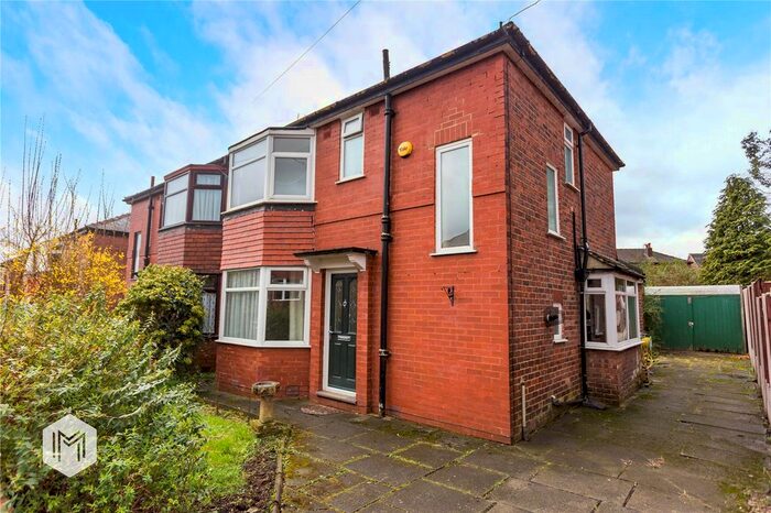 3 Bedroom Semi-Detached House To Rent In Rothesay Road, Pendlebury, Swinton, Manchester, M27