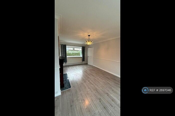 3 Bedroom Terraced House To Rent In Plumpton Lea, Bradford, BD2