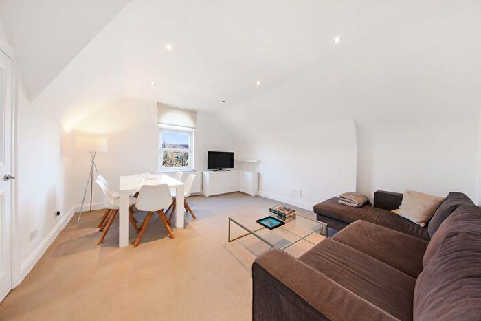 2 Bedroom Flat To Rent In St Pauls Avenue, London, NW2