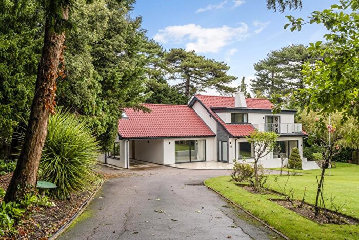 5 Bedroom Detached House To Rent In Lime Grove London, N20