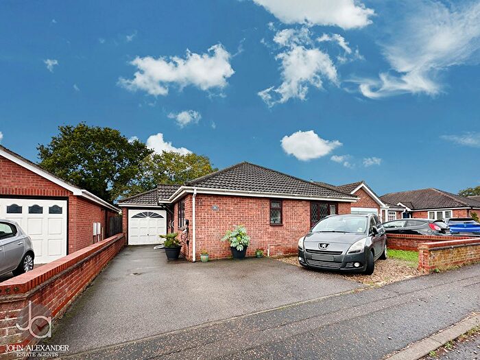 3 Bedroom Detached Bungalow For Sale In Cornflower Close, Stanway, CO3