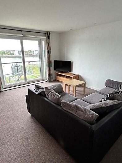 2 Bedroom Flat To Rent In Cwrt Naomi, Pentre Doc Y Gogledd, Llanelli, SA15