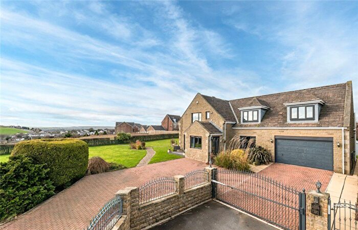 5 Bedroom Detached House For Sale In Jonscroft, Queensbury, Bradford, West Yorkshire, BD13