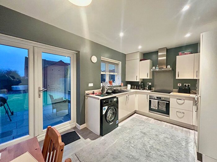 3 Bedroom End Of Terrace House For Sale In Nepeta Walk, Bridgwater, TA5