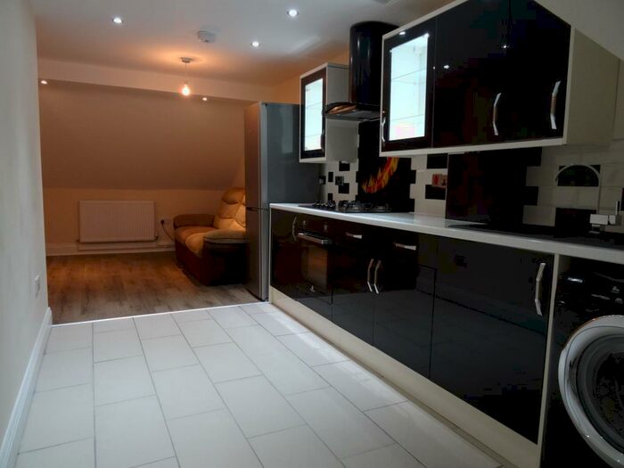 1 Bedroom Apartment To Rent In Tudor Street, Riverside, Cardiff, CF11