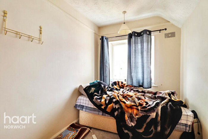 3 Bedroom Semi-Detached House For Sale In Waterloo Road, Norwich, NR3