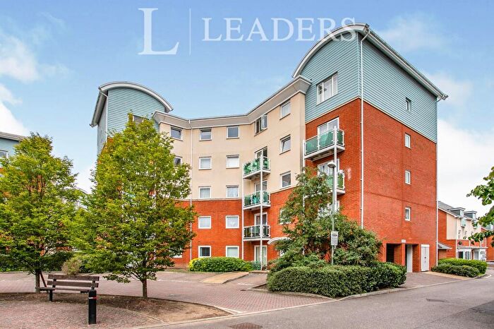 2 Bedroom Flat To Rent In Reynolds Avenue, Redhill, RH1