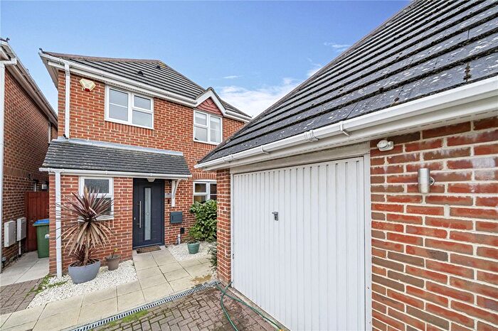 3 Bedroom Detached House For Sale In Whithedwood Avenue, Upper Shirley, Southampton, Hampshire, SO15