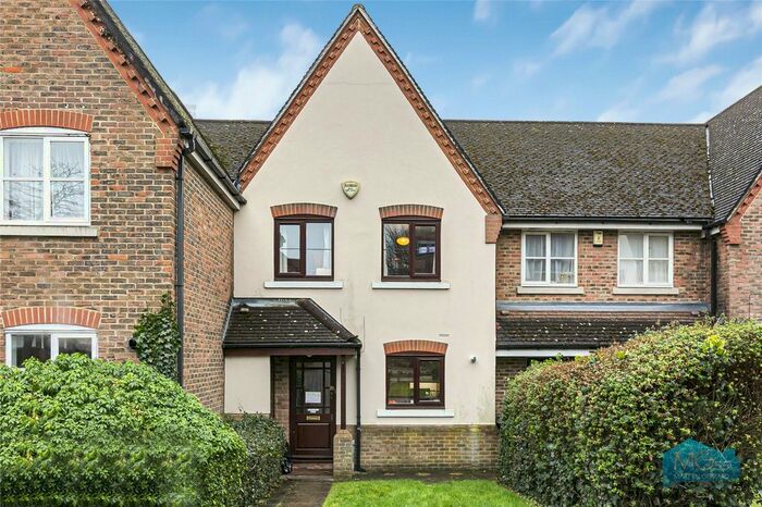 3 Bedroom Terraced House To Rent In Greenfield Drive, London, N2