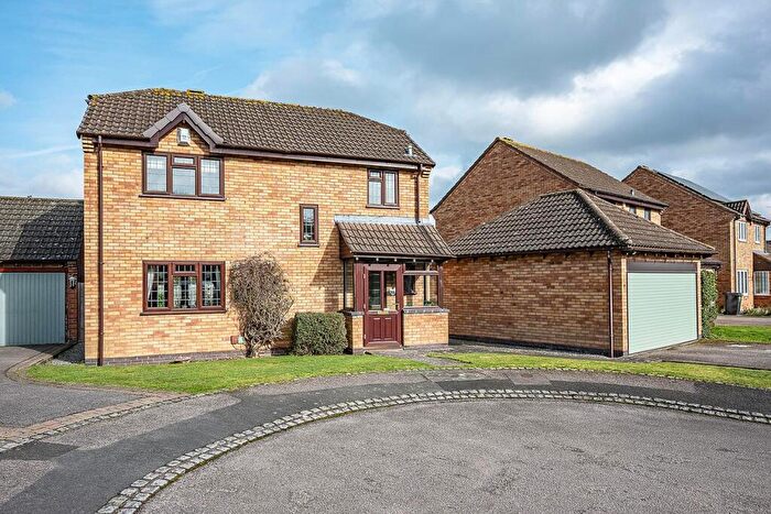 3 Bedroom Detached House For Sale In Buckbury Croft, Shirley, Solihull, B90