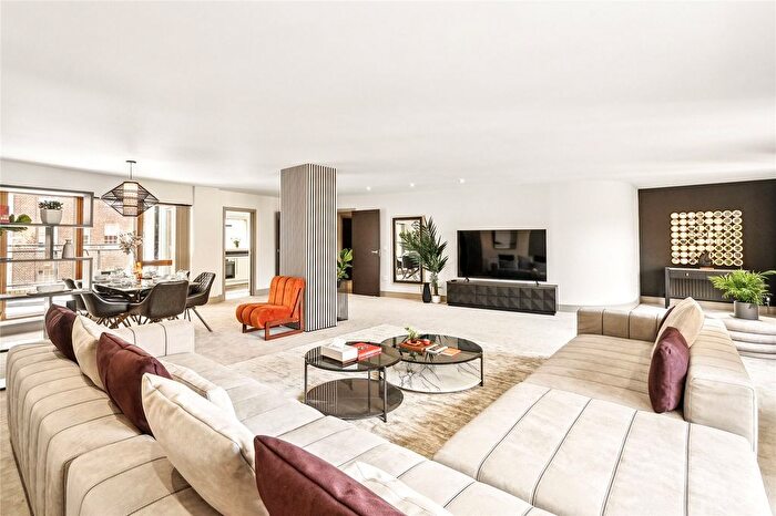 3 Bedroom Flat To Rent In Harrowby Street, London, W1H