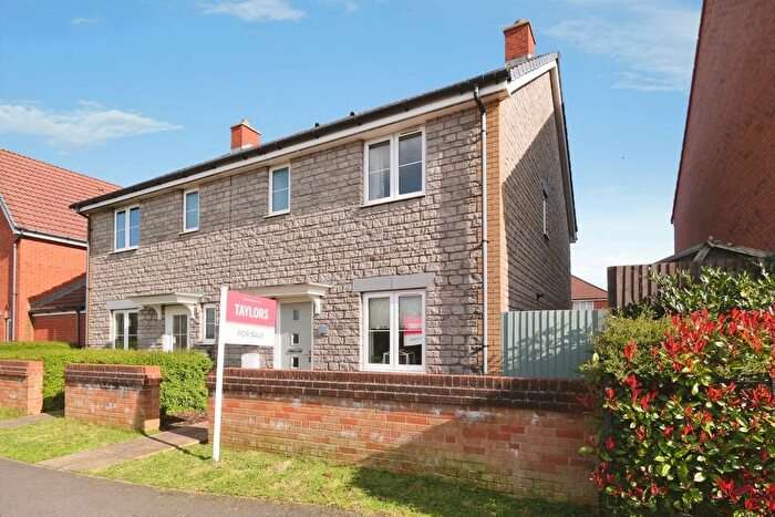 3 Bedroom Semi Detached House For Sale In Westerleigh Road, Yate, Bristol, BS37