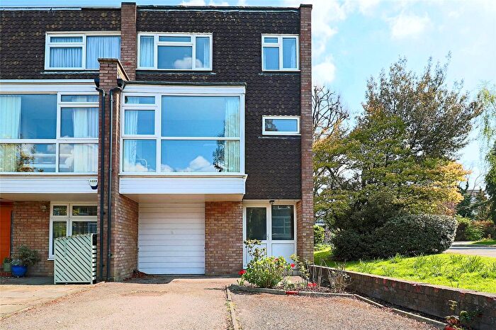 4 Bedroom Town House To Rent In Templewood, London, W13