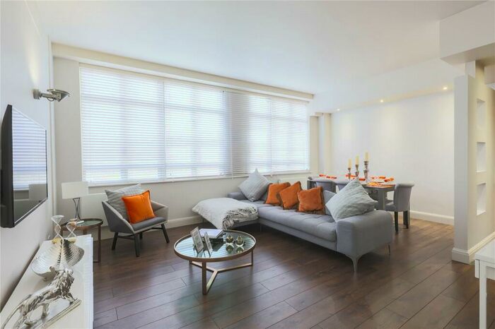 2 Bedroom Apartment To Rent In City Road, Islington, London, EC1V