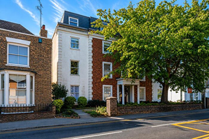 2 Bedroom Flat For Sale In Canterbury Road, Birchington, Kent, CT7