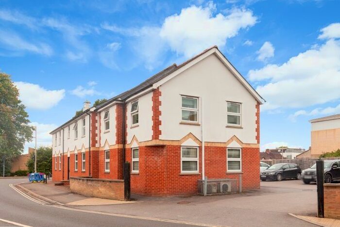1 Bedroom Flat To Rent In Oxford Road, Kidlington, OX5
