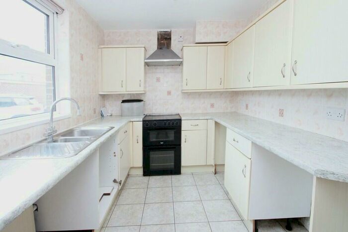 2 Bedroom Flat To Rent In Brighton Road, Lancing, BN15