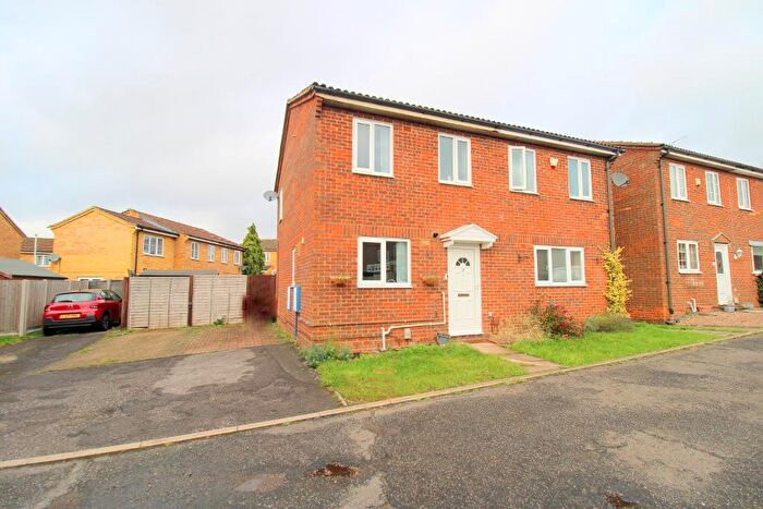2 Bedroom Semi Detached House For Sale In Birtley Croft, Wigmore, Luton, Bedfordshire, LU2