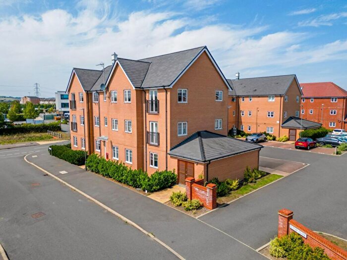 2 Bedroom Flat For Sale In Elton Close, Aylesbury, HP18