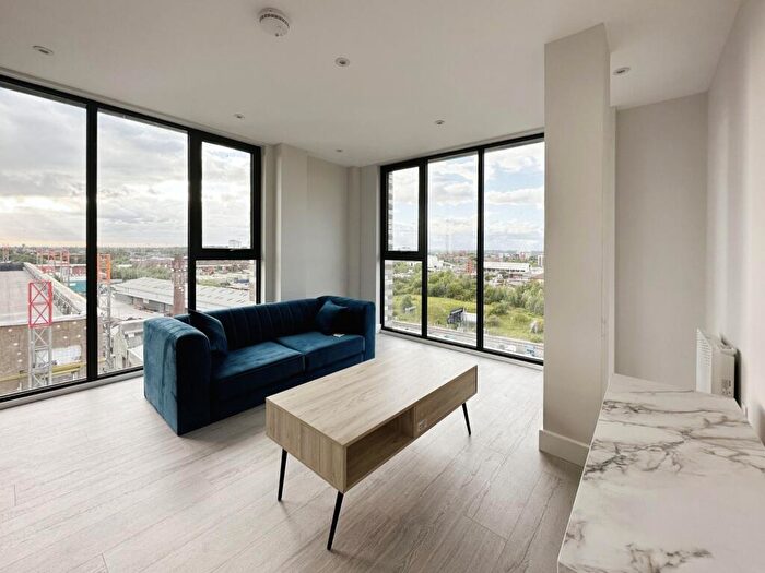 2 Bedroom Apartment To Rent In Oldfield Road, Salford, M5