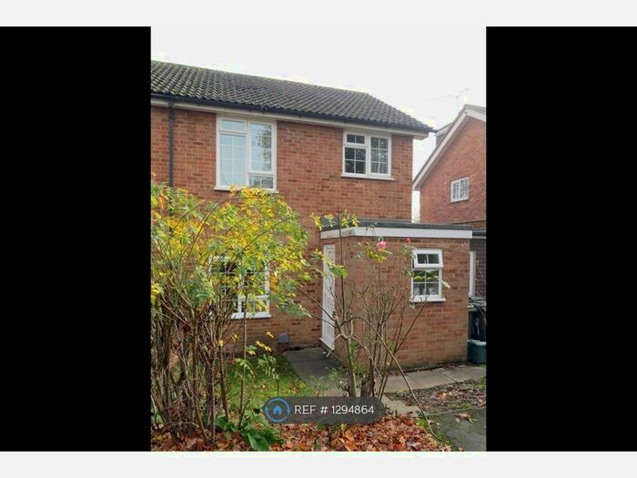 5 Bedroom Semi-Detached House To Rent In Southway, Guildford GU2