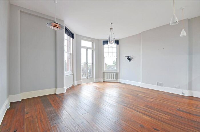 2 Bedroom Flat To Rent In Inglewood Road, West Hampstead, NW6
