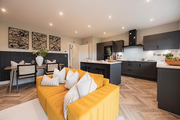 4 Bedroom Detached House To Rent In Dunnock Close, Chorlton, Manchester, M21