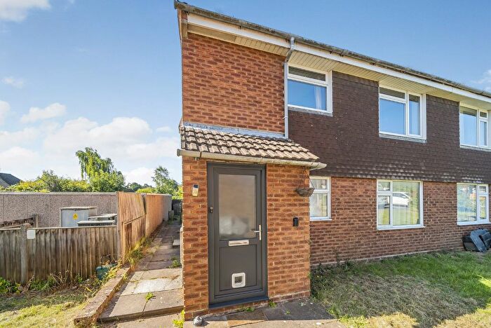 2 Bedroom Flat For Sale In Eagles, Faringdon, Oxfordshire, SN7