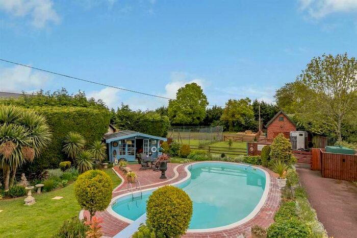 4 Bedroom Property For Sale In Sinton Green, Hallow, Worcestershire, WR2