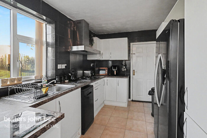 3 Bedroom Semi Detached House For Sale In Cauldon Avenue, Newcastle, ST5