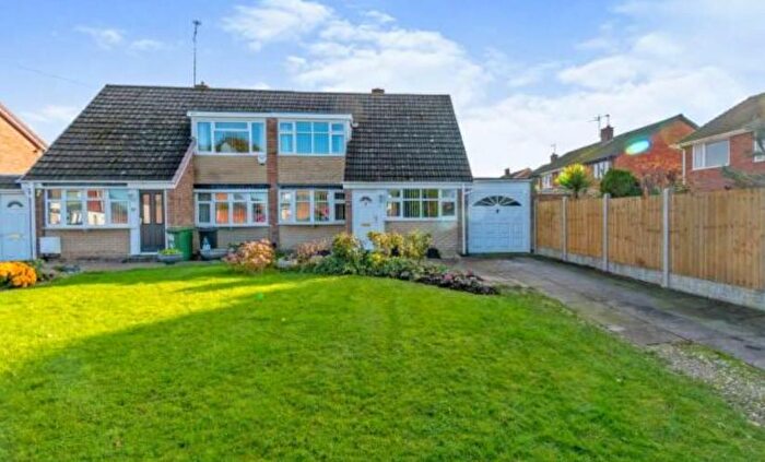 2 Bedroom Bungalow To Rent In The Hayes, Willenhall, WV12
