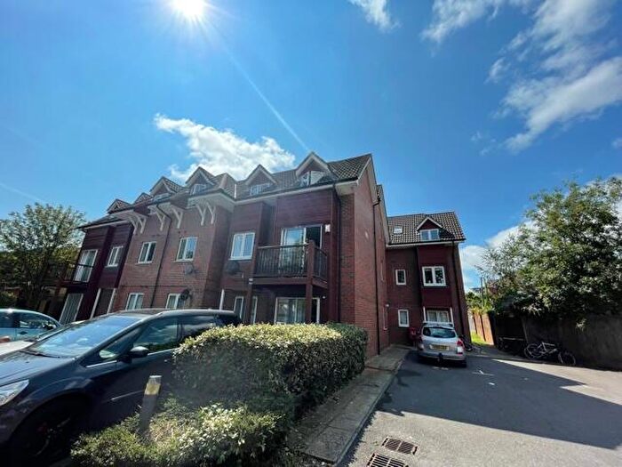 2 Bedroom Apartment To Rent In Richmond Gardens, Portswood, SO17