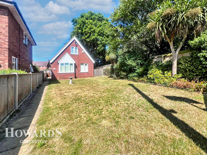 3 Bedroom Detached House For Sale In Church Lane, Bradwell, NR31