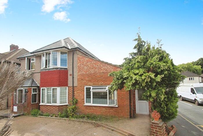 Studio To Rent In Blossom Way, West Drayton, UB7