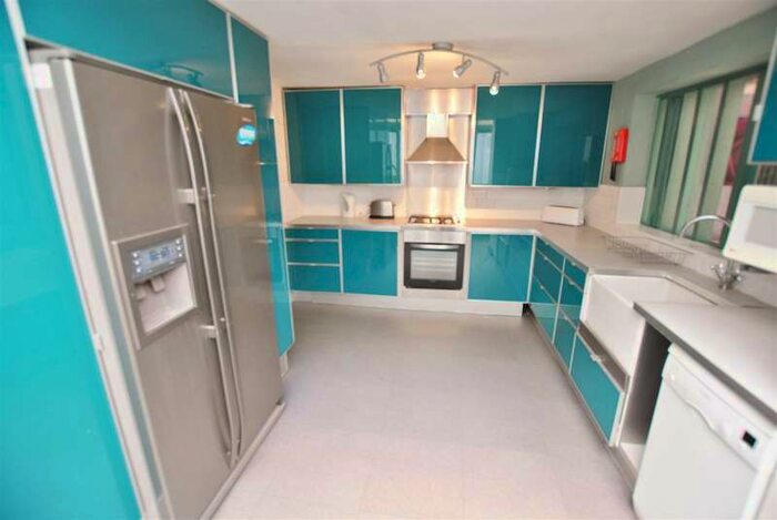 6 Bedroom Semi-Detached House To Rent In Chiltern View Road, Uxbridge, UB8