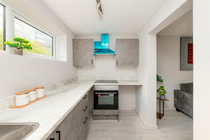 1 Bedroom Flat To Rent In Longland Way, High Wycombe, HP12