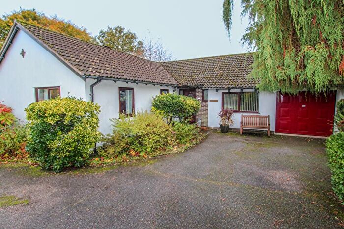 3 Bedroom Detached Bungalow For Sale In Hylands Close, West Hill, EX11