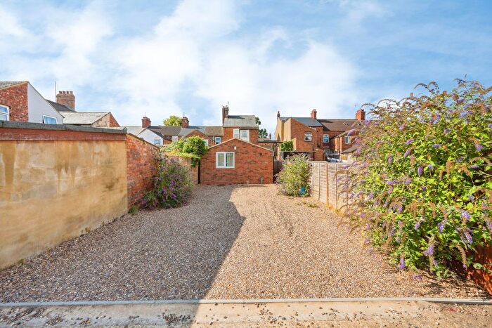 4 Bedroom Detached House For Sale In Wellingborough Road, Rushden, Northamptonshire, NN10