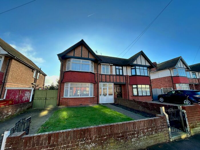 4 Bedroom Semi-Detached House To Rent In Canterbury Road, Margate, CT9