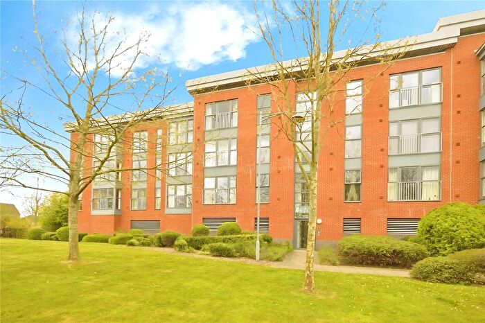2 Bedroom Flat To Rent In Rothesay Gardens, Wolverhampton, West Midlands, WV4