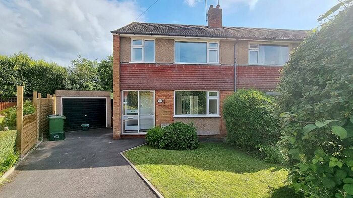 3 Bedroom Semi-Detached House To Rent In Vicarage Road, Bristol, BS36