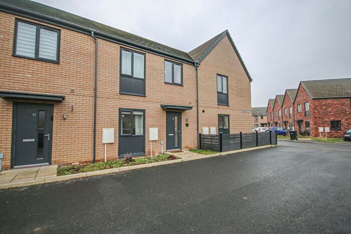 3 Bedroom Semi Detached House For Sale In Kingfisher Road, King's Lynn, PE30