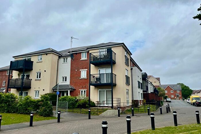 2 Bedroom Flat To Rent In Cavendish Drive, Locks Heath, Southampton, SO31