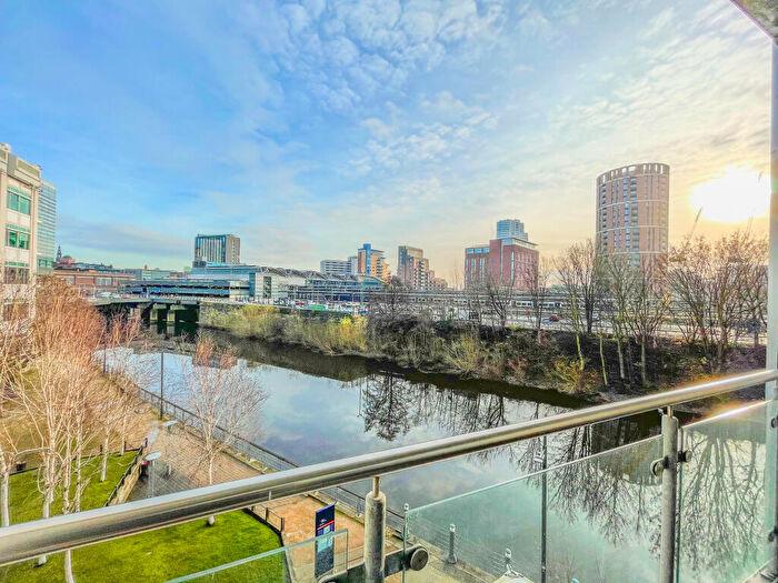 2 Bedroom Apartment To Rent In Whitehall Quay, Leeds, LS1