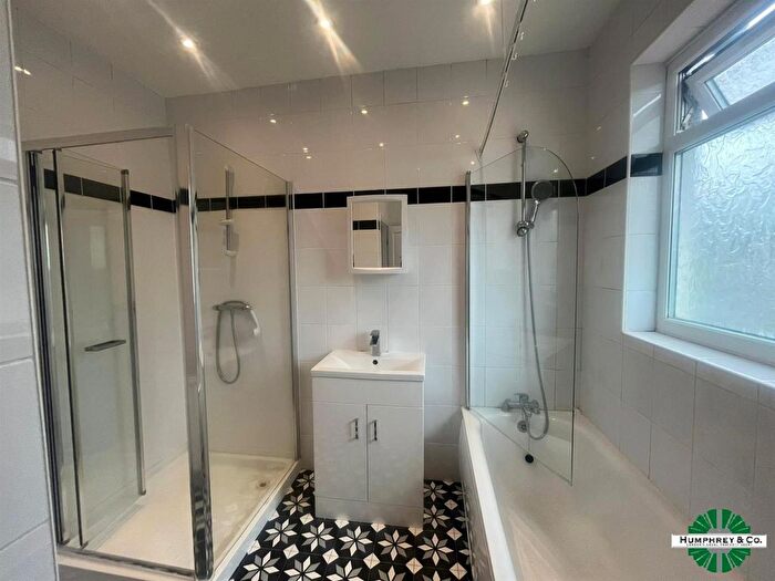 4 Bedroom Property To Rent In Folkestone Road, London, E17